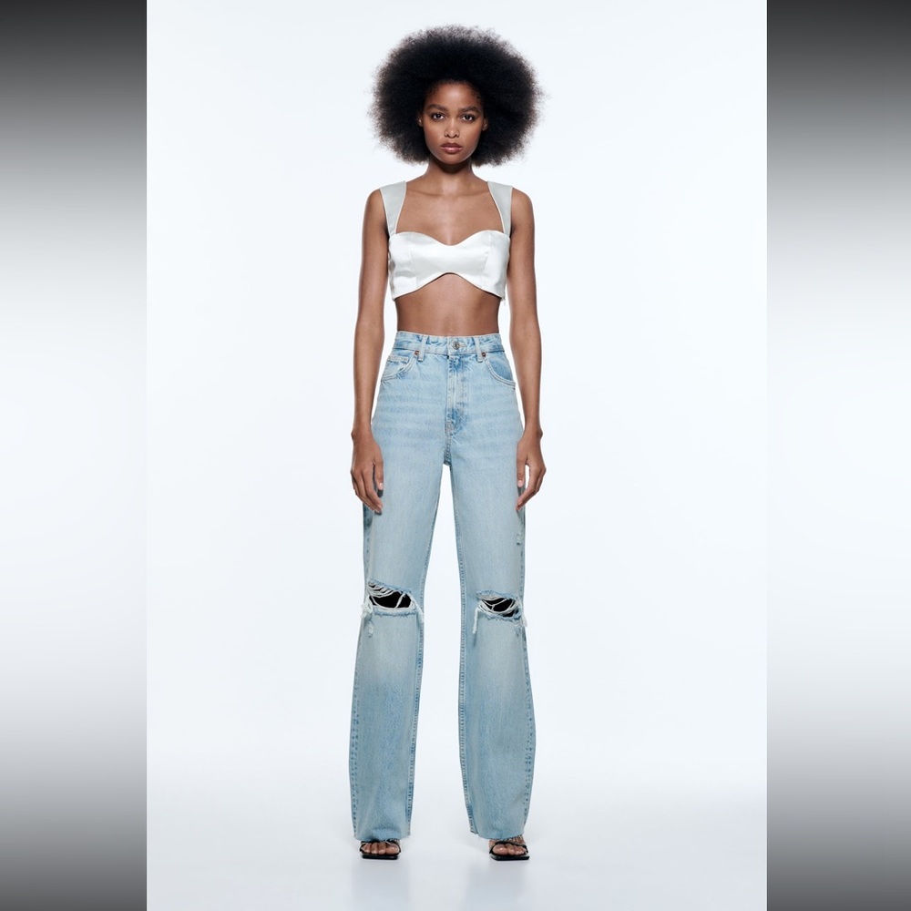 •Zara Ripped High Waist Jeans•